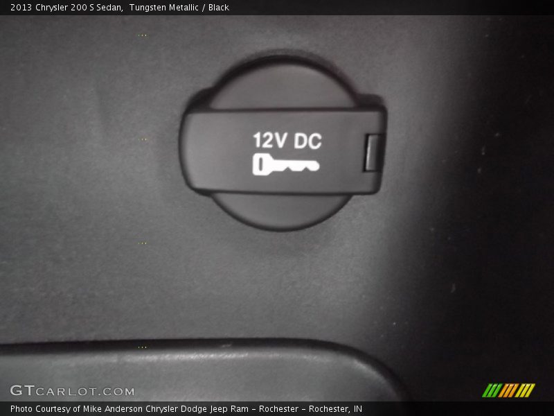 Tungsten Metallic / Black 2013 Chrysler 200 S Sedan