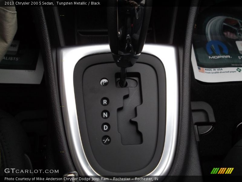 Tungsten Metallic / Black 2013 Chrysler 200 S Sedan