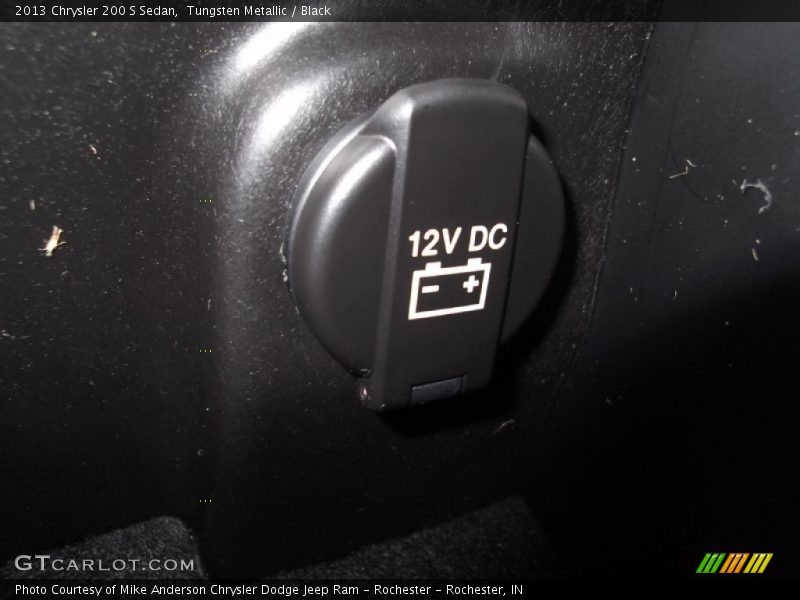 Tungsten Metallic / Black 2013 Chrysler 200 S Sedan