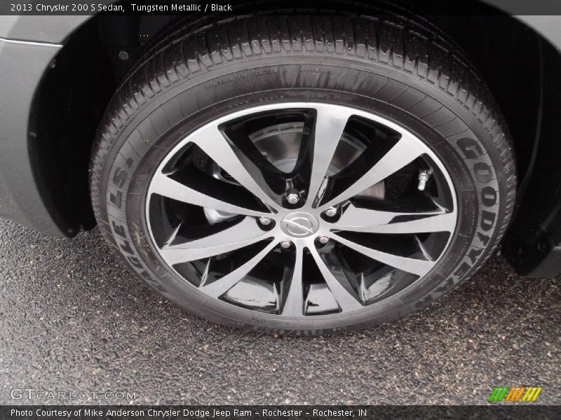 Tungsten Metallic / Black 2013 Chrysler 200 S Sedan