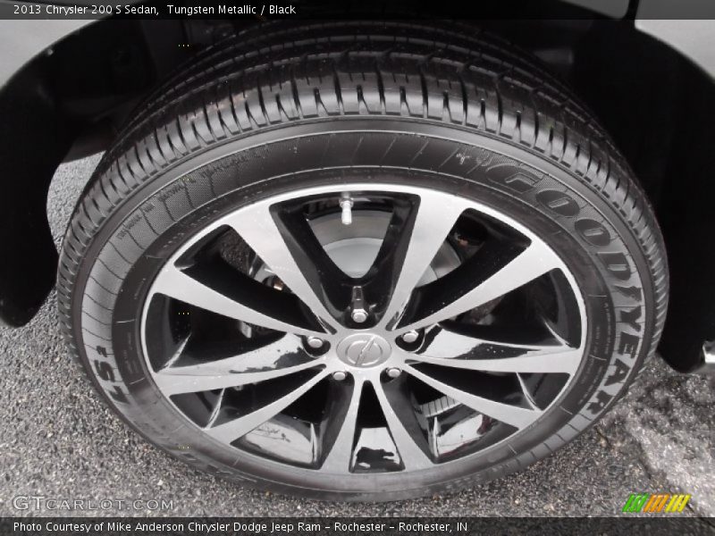Tungsten Metallic / Black 2013 Chrysler 200 S Sedan