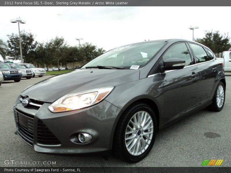 Front 3/4 View of 2012 Focus SEL 5-Door