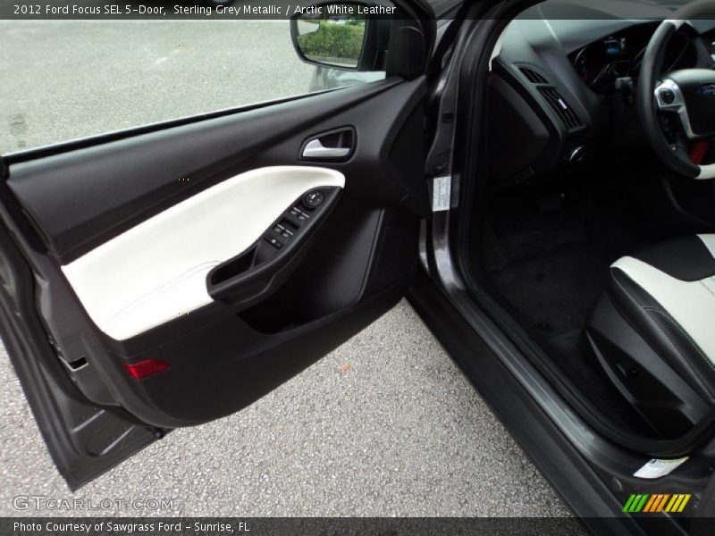 Door Panel of 2012 Focus SEL 5-Door