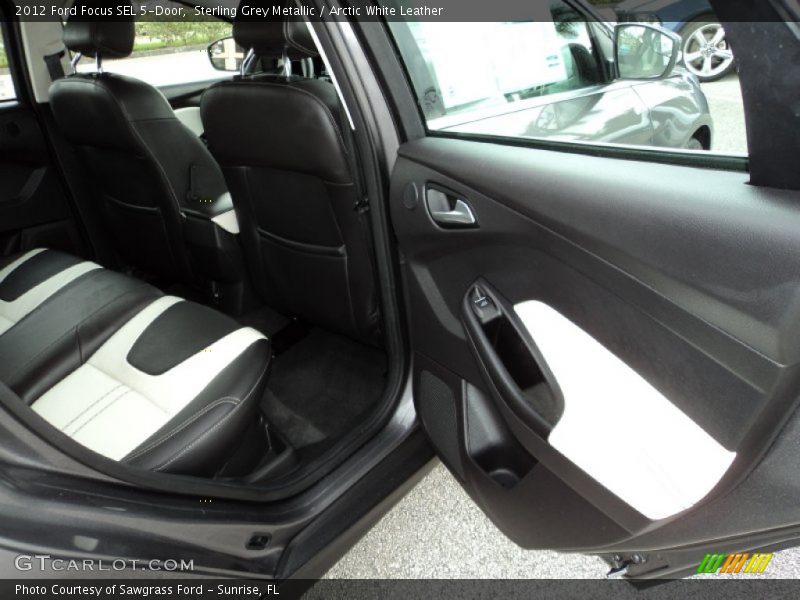 Door Panel of 2012 Focus SEL 5-Door