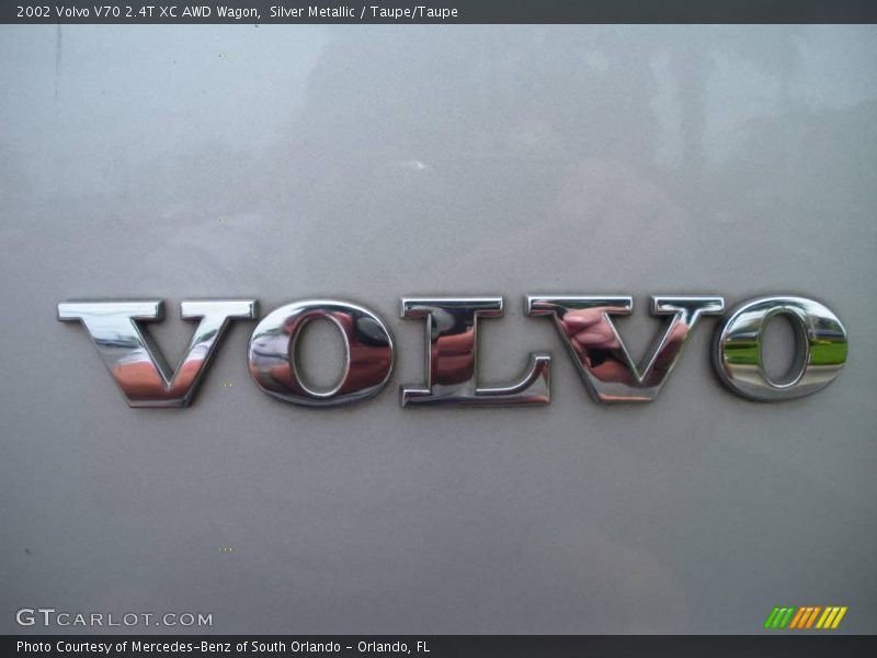 Silver Metallic / Taupe/Taupe 2002 Volvo V70 2.4T XC AWD Wagon