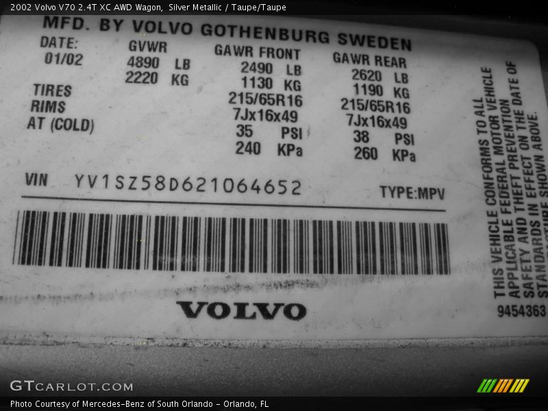 Silver Metallic / Taupe/Taupe 2002 Volvo V70 2.4T XC AWD Wagon