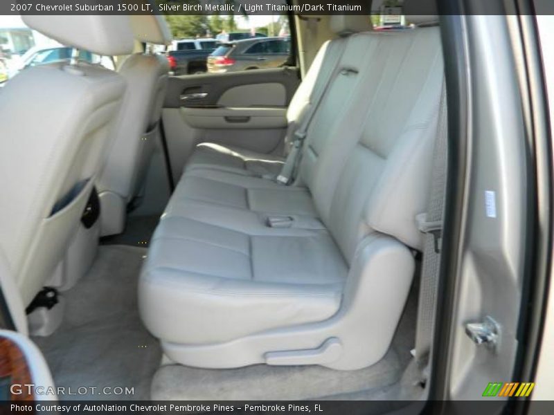 Silver Birch Metallic / Light Titanium/Dark Titanium 2007 Chevrolet Suburban 1500 LT