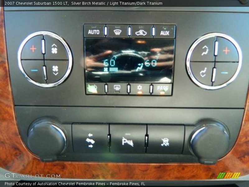 Silver Birch Metallic / Light Titanium/Dark Titanium 2007 Chevrolet Suburban 1500 LT