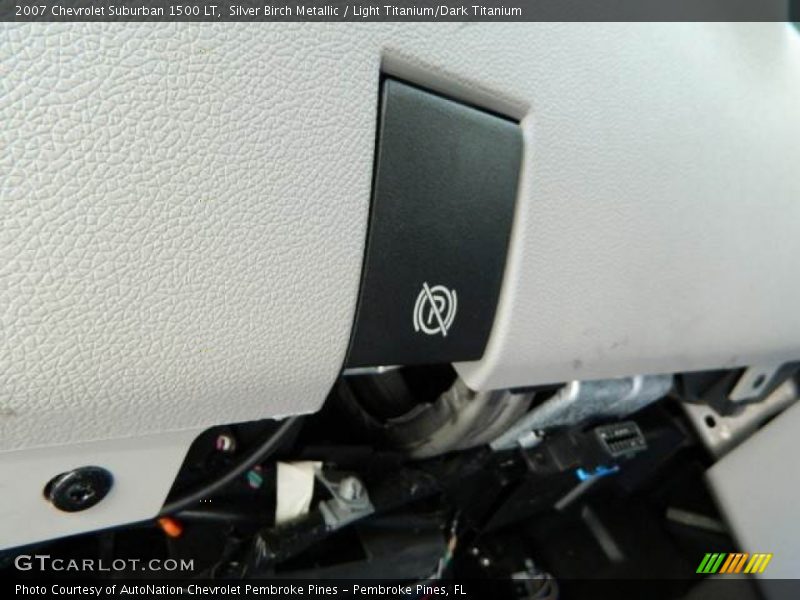 Silver Birch Metallic / Light Titanium/Dark Titanium 2007 Chevrolet Suburban 1500 LT