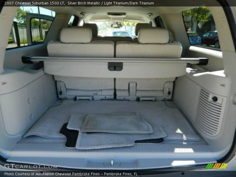 Silver Birch Metallic / Light Titanium/Dark Titanium 2007 Chevrolet Suburban 1500 LT