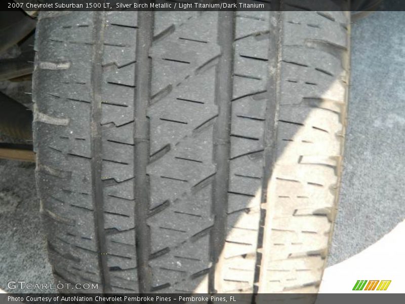 Silver Birch Metallic / Light Titanium/Dark Titanium 2007 Chevrolet Suburban 1500 LT