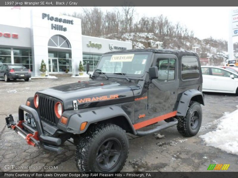 Black / Gray 1997 Jeep Wrangler SE 4x4