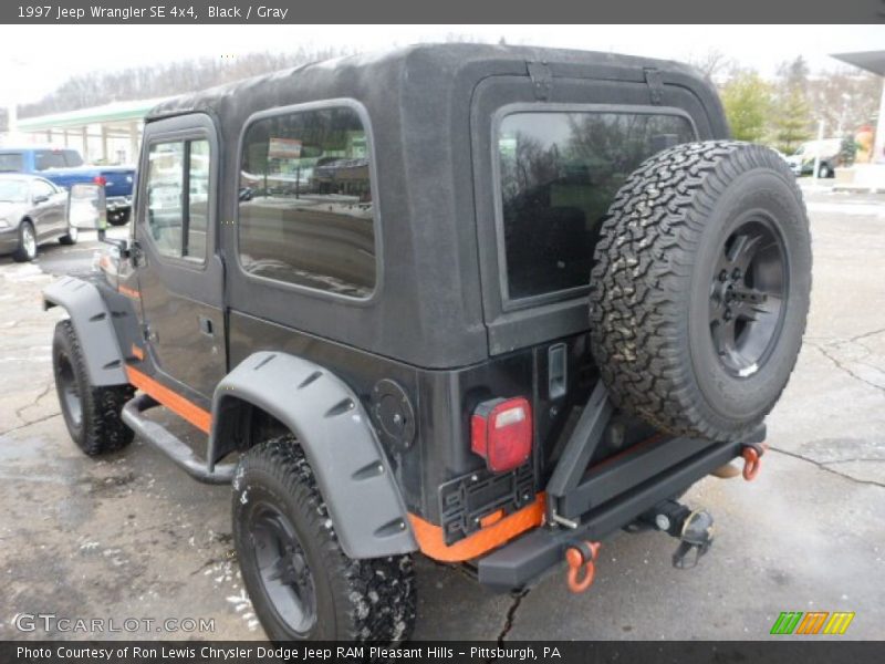Black / Gray 1997 Jeep Wrangler SE 4x4
