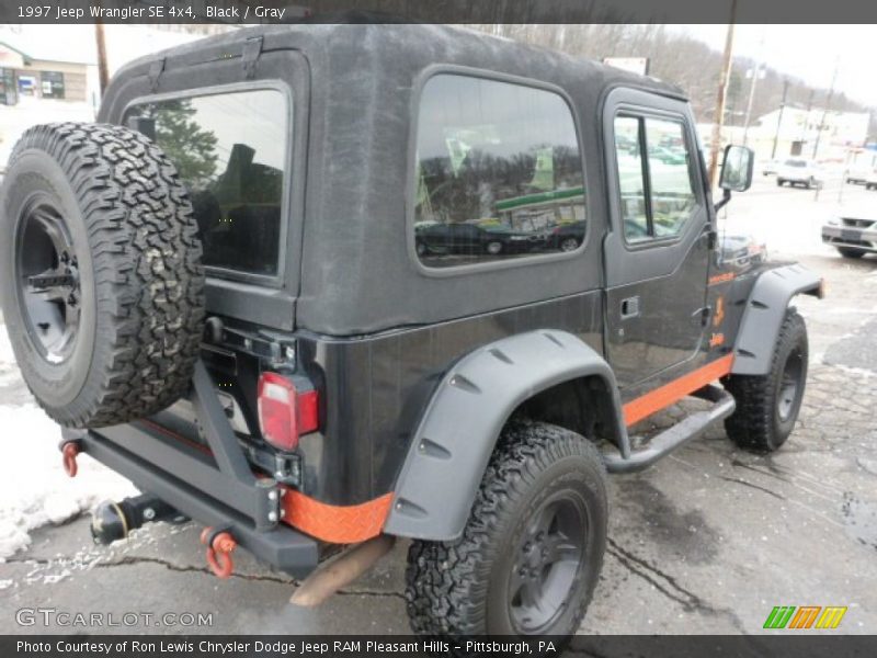 Black / Gray 1997 Jeep Wrangler SE 4x4