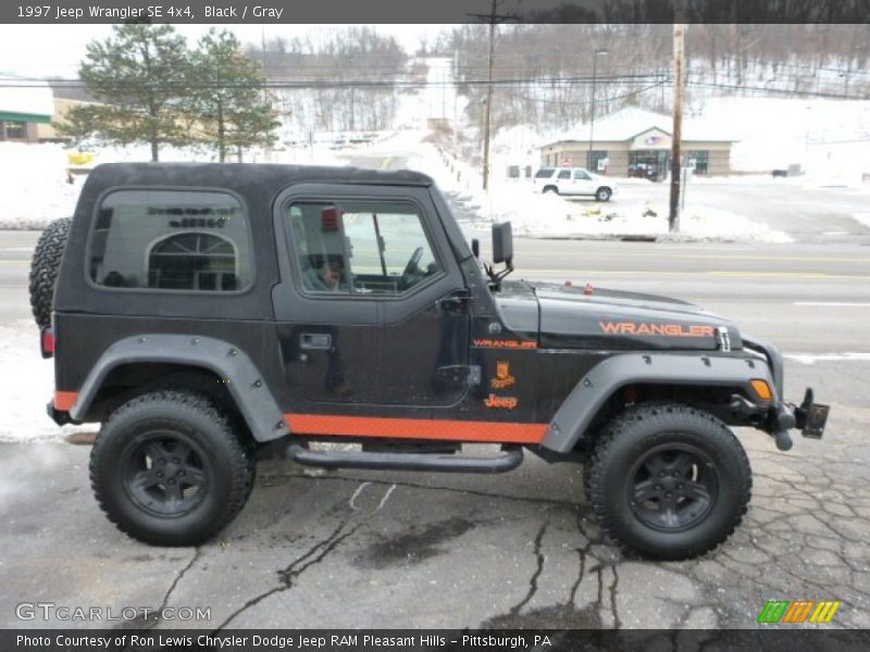 Black / Gray 1997 Jeep Wrangler SE 4x4