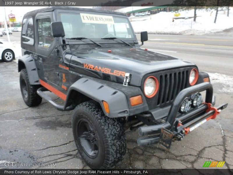 Black / Gray 1997 Jeep Wrangler SE 4x4