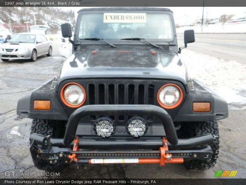 Black / Gray 1997 Jeep Wrangler SE 4x4