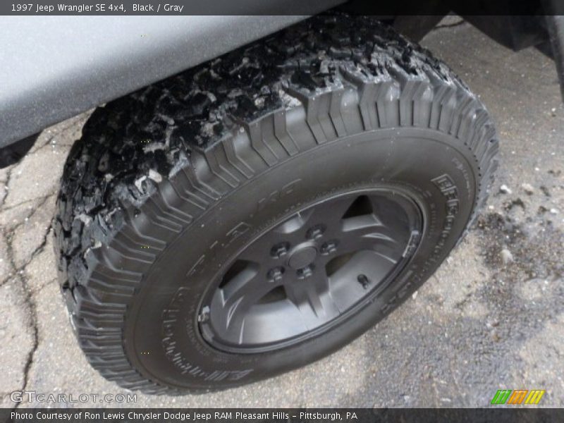 Black / Gray 1997 Jeep Wrangler SE 4x4