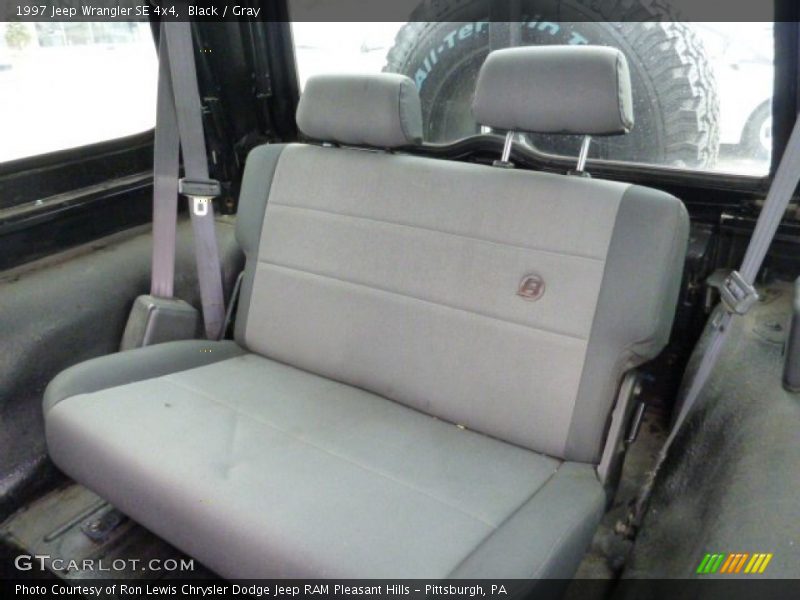 Black / Gray 1997 Jeep Wrangler SE 4x4