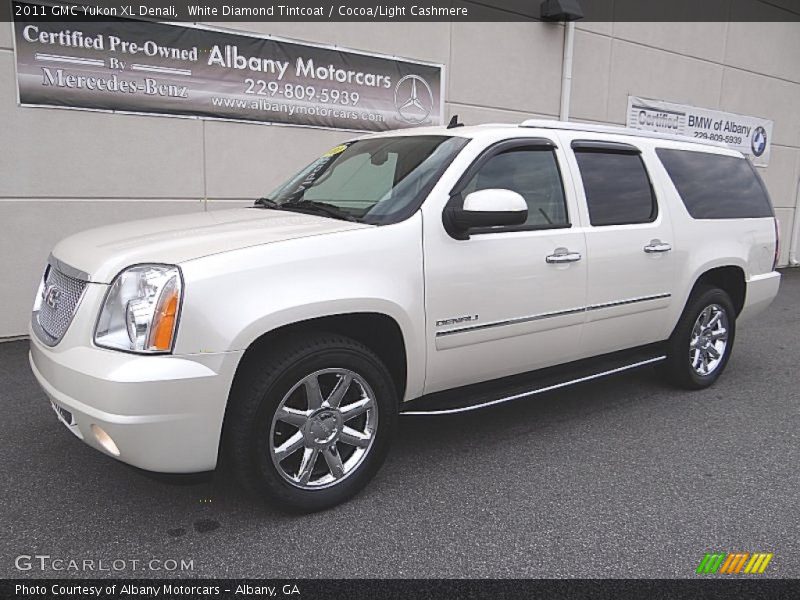 White Diamond Tintcoat / Cocoa/Light Cashmere 2011 GMC Yukon XL Denali