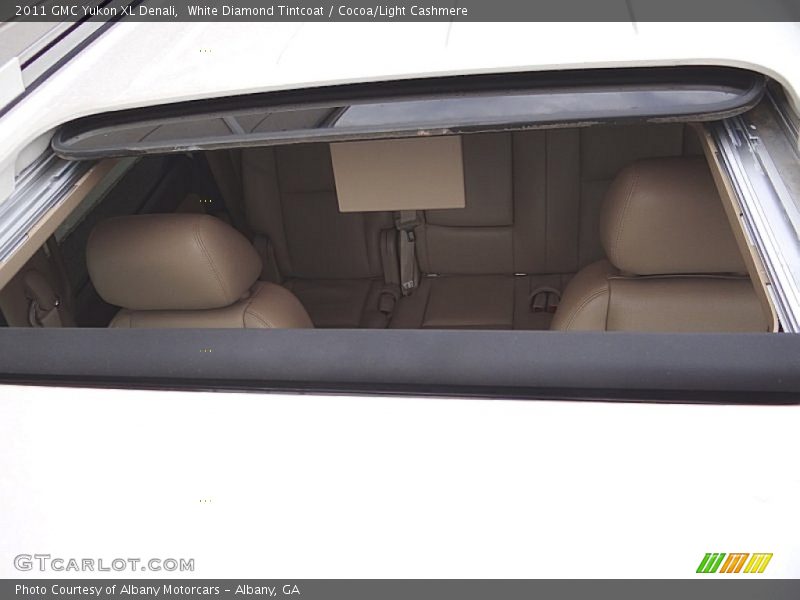 White Diamond Tintcoat / Cocoa/Light Cashmere 2011 GMC Yukon XL Denali