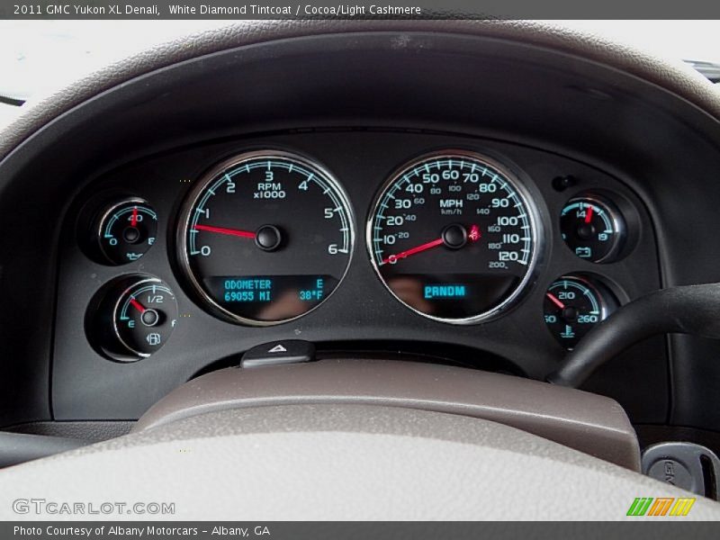 White Diamond Tintcoat / Cocoa/Light Cashmere 2011 GMC Yukon XL Denali