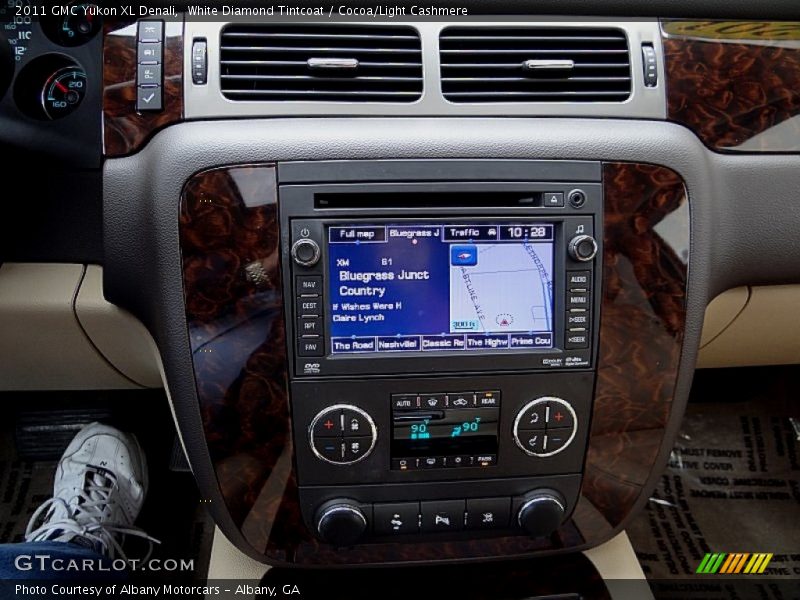 White Diamond Tintcoat / Cocoa/Light Cashmere 2011 GMC Yukon XL Denali