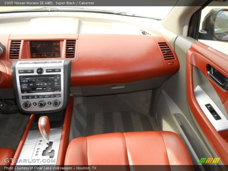 Dashboard of 2005 Murano SE AWD
