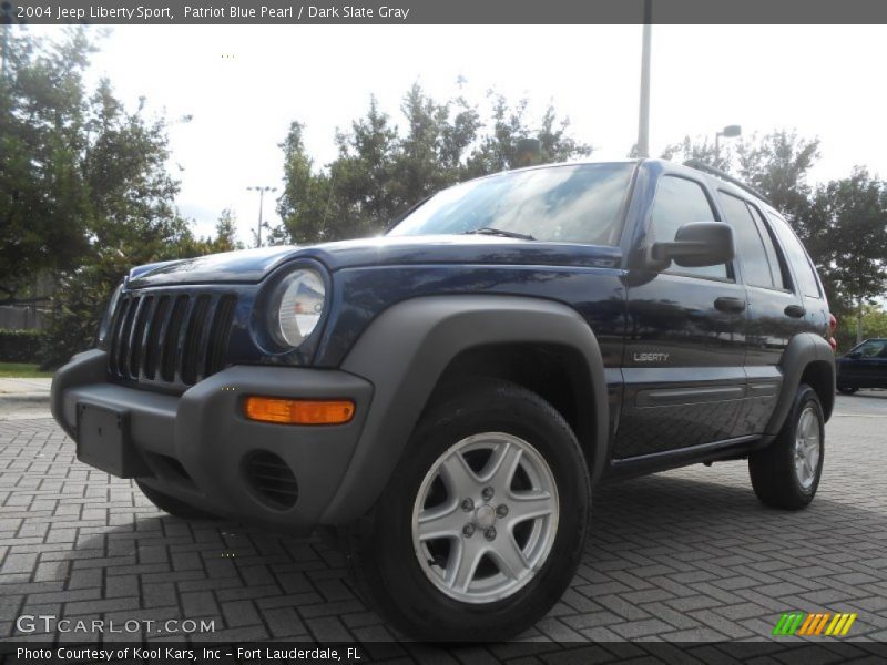 Patriot Blue Pearl / Dark Slate Gray 2004 Jeep Liberty Sport
