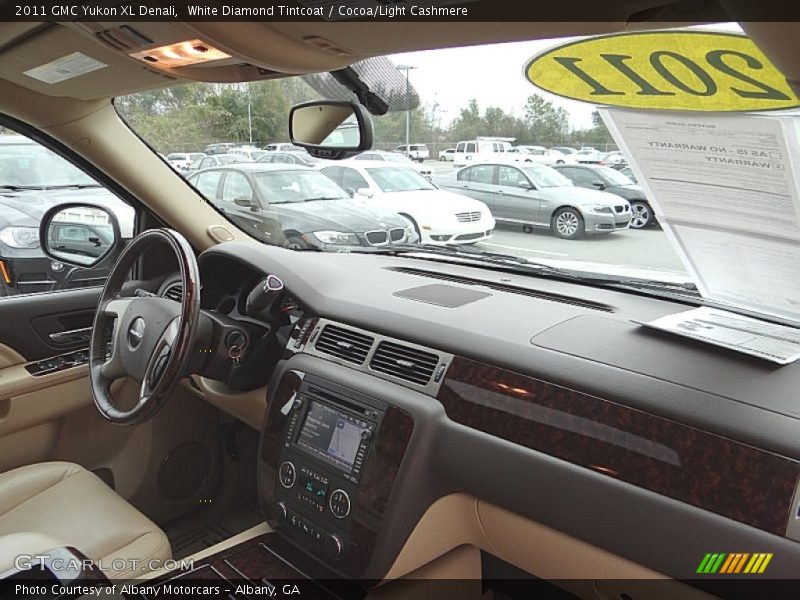 White Diamond Tintcoat / Cocoa/Light Cashmere 2011 GMC Yukon XL Denali