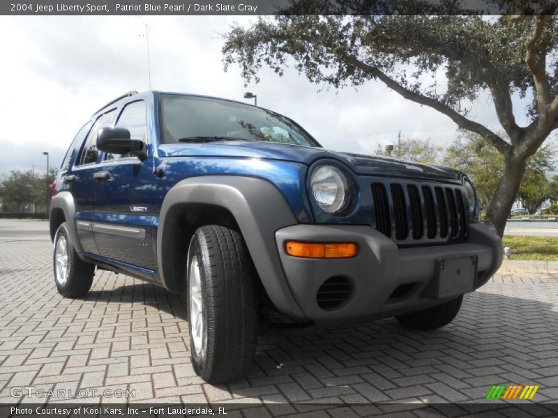 Patriot Blue Pearl / Dark Slate Gray 2004 Jeep Liberty Sport