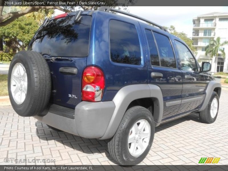 Patriot Blue Pearl / Dark Slate Gray 2004 Jeep Liberty Sport
