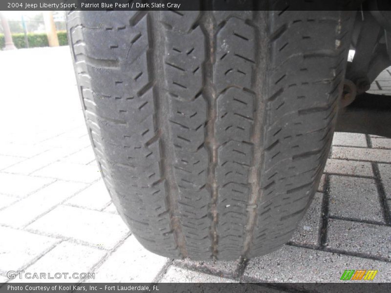 Patriot Blue Pearl / Dark Slate Gray 2004 Jeep Liberty Sport