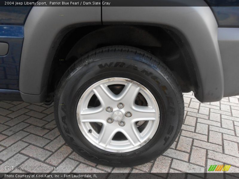 Patriot Blue Pearl / Dark Slate Gray 2004 Jeep Liberty Sport