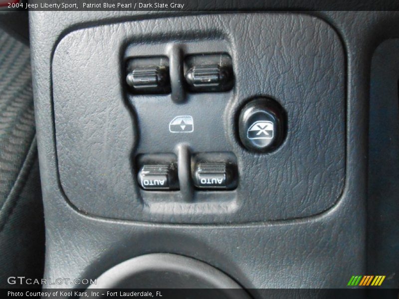 Patriot Blue Pearl / Dark Slate Gray 2004 Jeep Liberty Sport