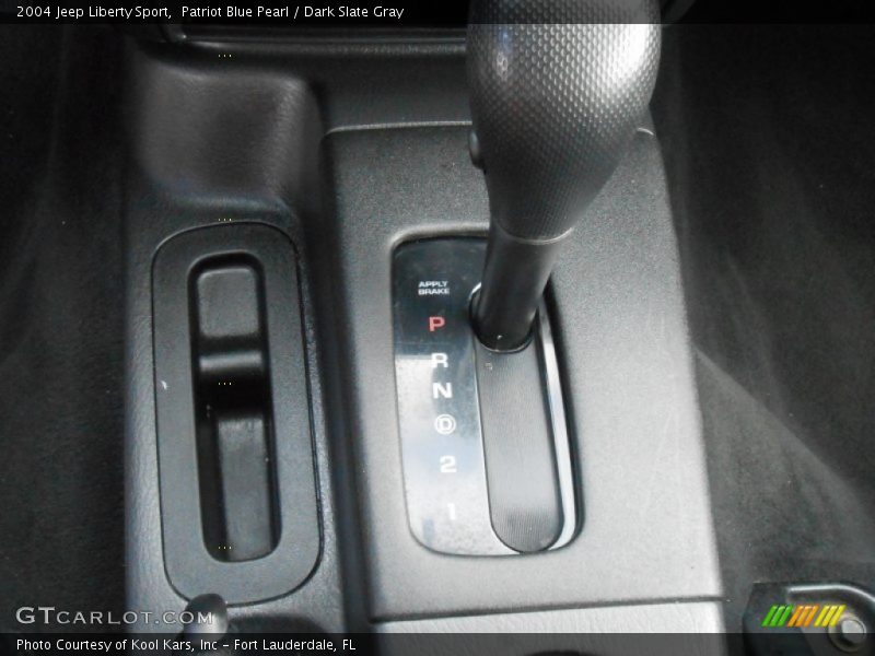 Patriot Blue Pearl / Dark Slate Gray 2004 Jeep Liberty Sport