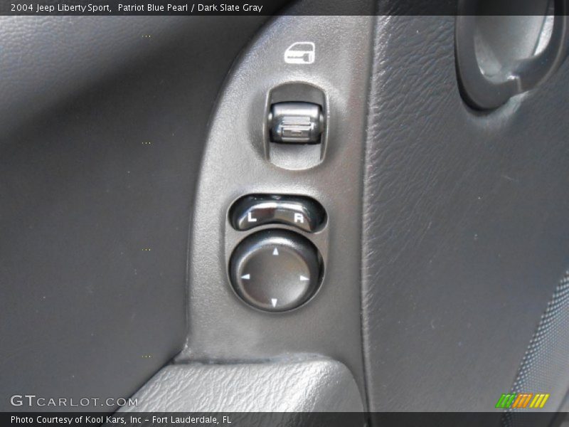 Patriot Blue Pearl / Dark Slate Gray 2004 Jeep Liberty Sport