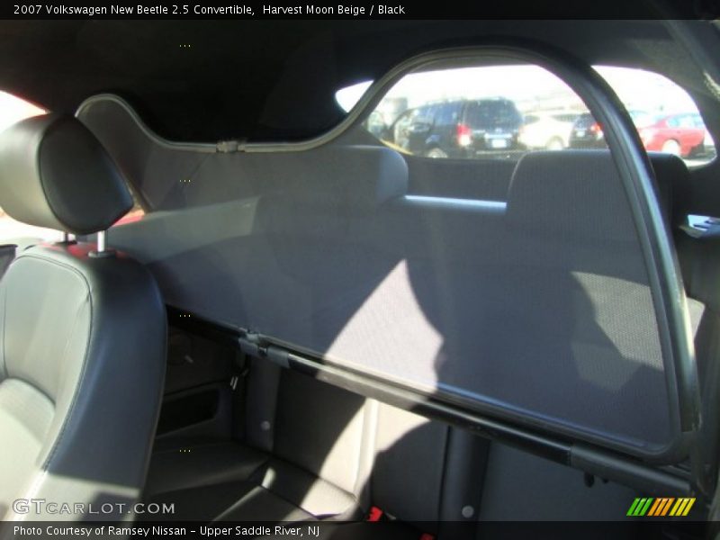 Harvest Moon Beige / Black 2007 Volkswagen New Beetle 2.5 Convertible