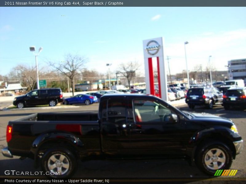 Super Black / Graphite 2011 Nissan Frontier SV V6 King Cab 4x4