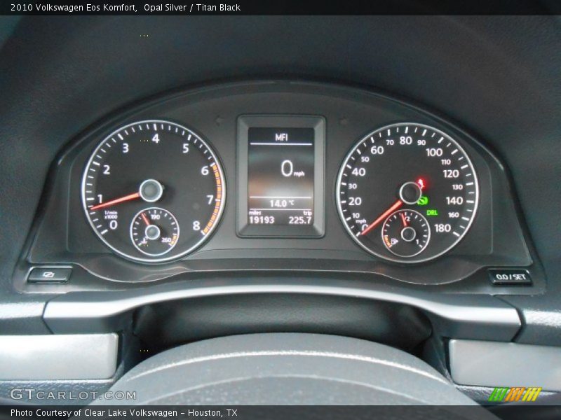 Opal Silver / Titan Black 2010 Volkswagen Eos Komfort