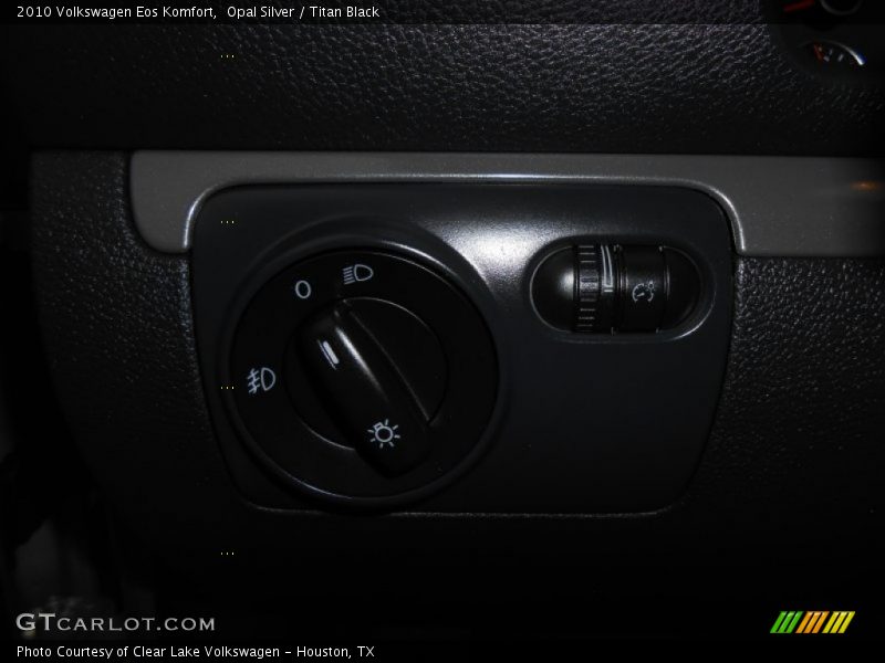 Opal Silver / Titan Black 2010 Volkswagen Eos Komfort