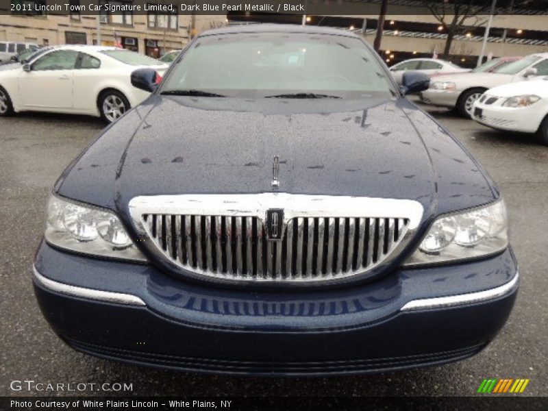 Dark Blue Pearl Metallic / Black 2011 Lincoln Town Car Signature Limited