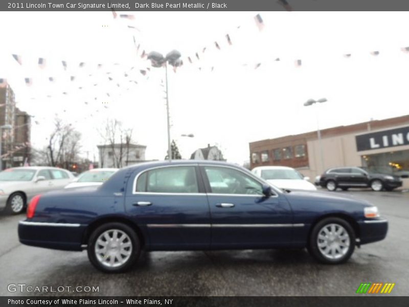 Dark Blue Pearl Metallic / Black 2011 Lincoln Town Car Signature Limited