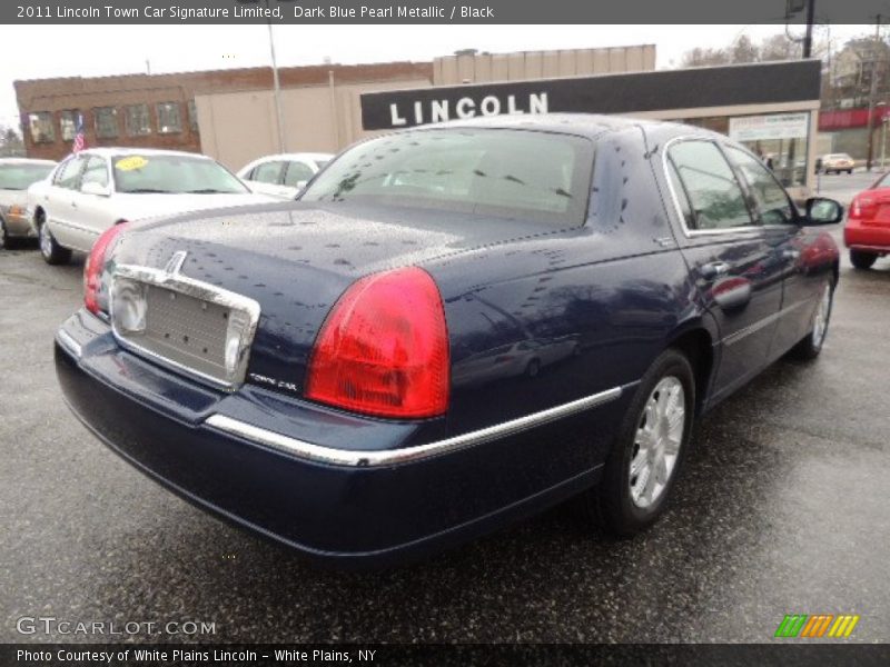 Dark Blue Pearl Metallic / Black 2011 Lincoln Town Car Signature Limited