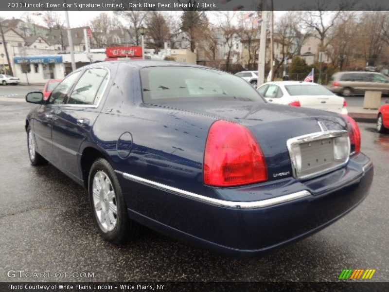 Dark Blue Pearl Metallic / Black 2011 Lincoln Town Car Signature Limited