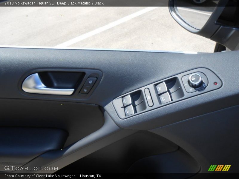 Deep Black Metallic / Black 2013 Volkswagen Tiguan SE