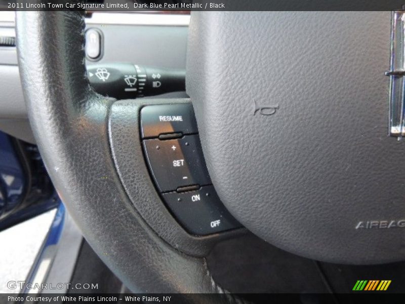 Dark Blue Pearl Metallic / Black 2011 Lincoln Town Car Signature Limited