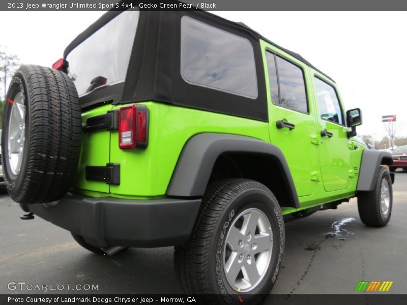 Gecko Green Pearl / Black 2013 Jeep Wrangler Unlimited Sport S 4x4