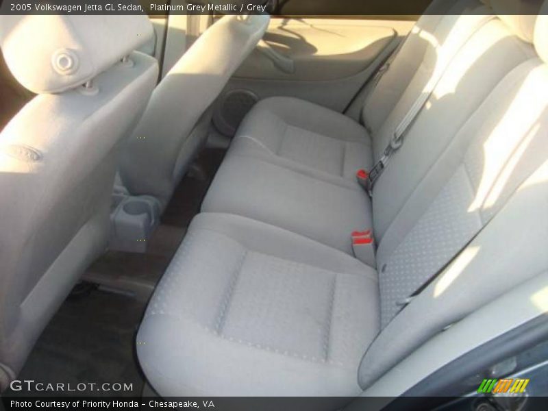 Platinum Grey Metallic / Grey 2005 Volkswagen Jetta GL Sedan