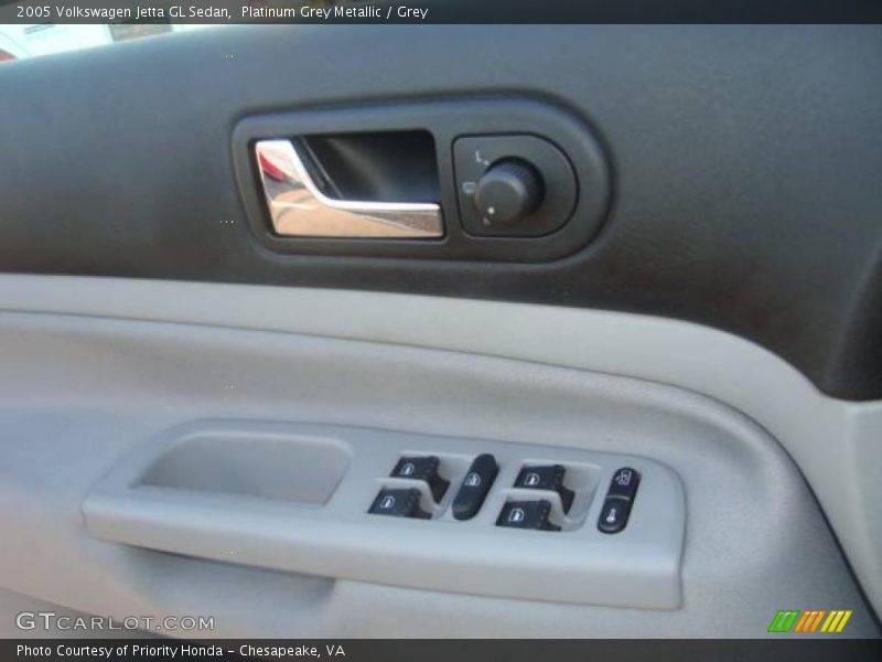 Platinum Grey Metallic / Grey 2005 Volkswagen Jetta GL Sedan